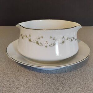 Sheffield Fine China Elegance Pattern Vintage Gravy/Sauce Boat